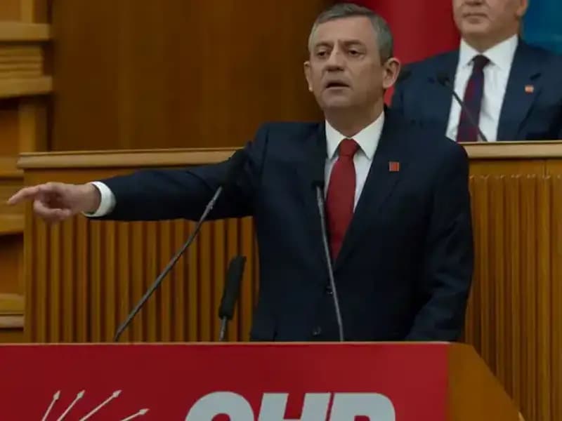 İmralı'dan Tarihi Çağrı: "Silah Bırakın" ve Özgür Özel'den Açıklama