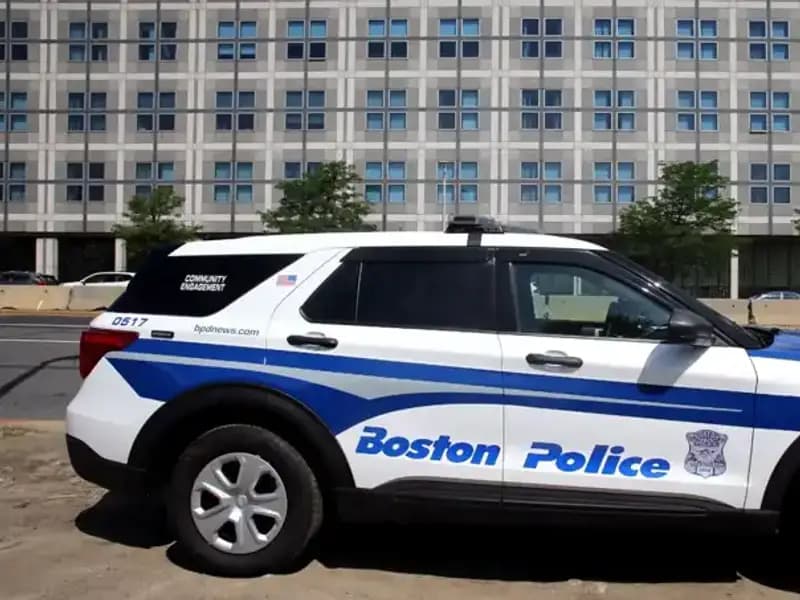 ABD'de Kamyon Dehşeti: Kaldırıma Çıkan Araç 6 Kişiyi Yaraladı