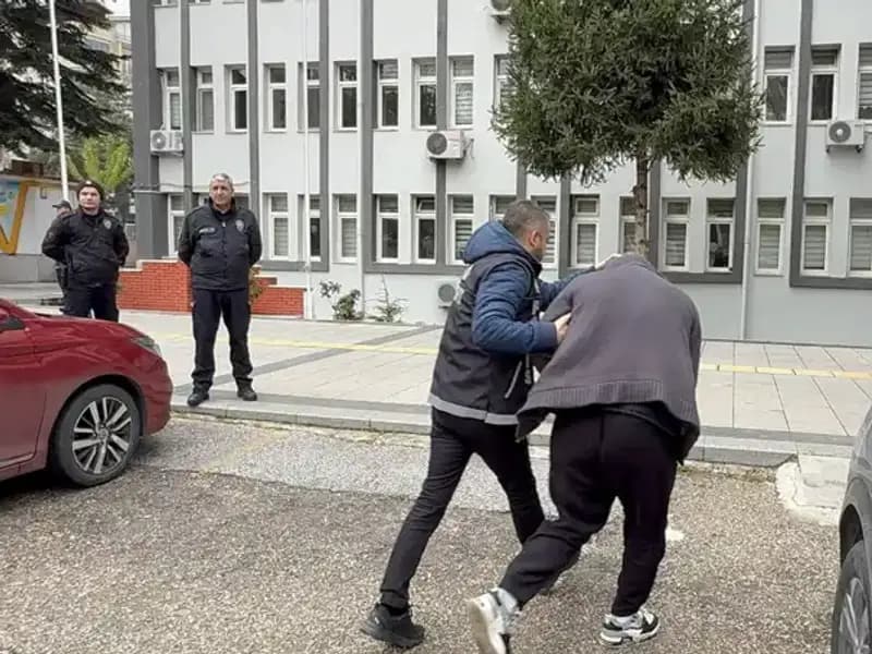 Sentetik Ecza Operasyonu: 10 Bin Hap ve 20 Gözaltı!