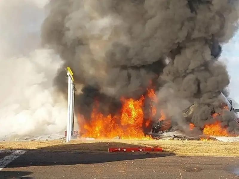 Güney Kore'de Havalimanına İniş Yapan Uçak Kaza Yaptı