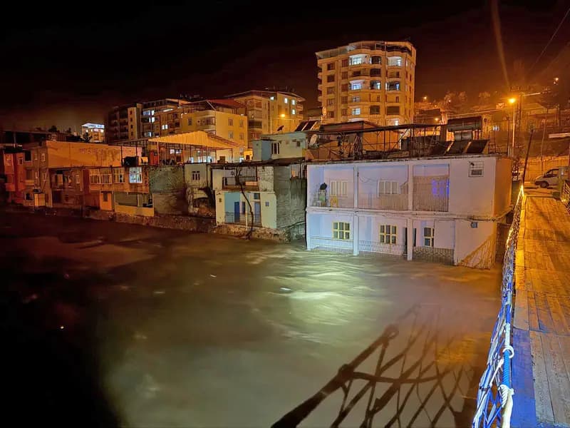 Siirt'te Sel Alarmı: Gece Yarısına Dikkat Edilmeli