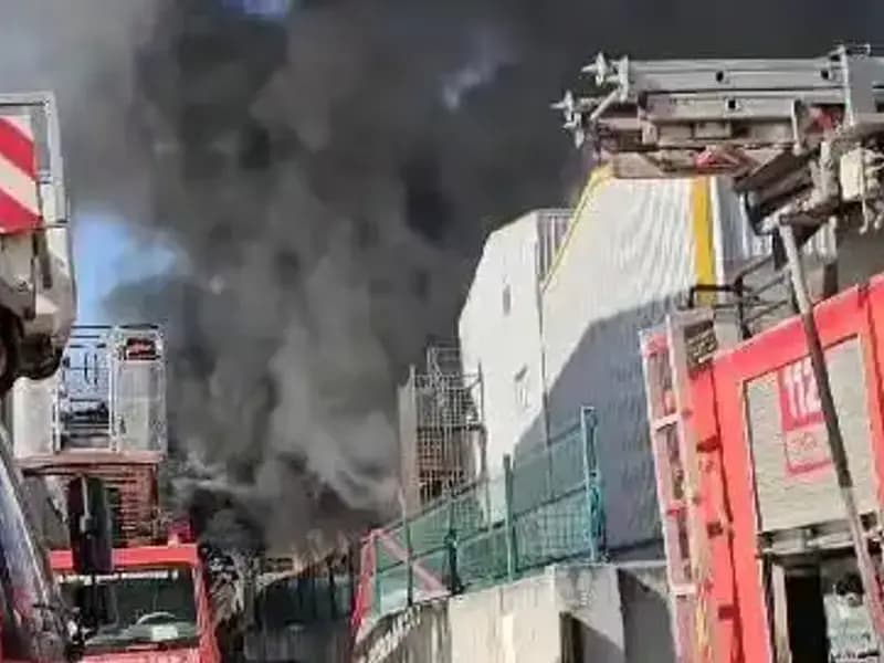 Tuzla'daki Fabrika Yangını: Ekipler Durumu Kontrol Altına Aldı