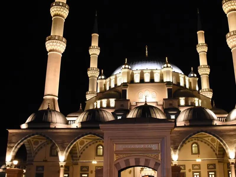 Üç Ayların İlk Kandili Regaip Kandili Yarın Kutlanacak