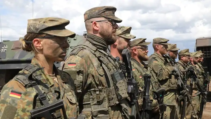 Almanya'nın Rusya'ya Asker Gönderme Kararı: Stratejik Bir Hamle Mi?