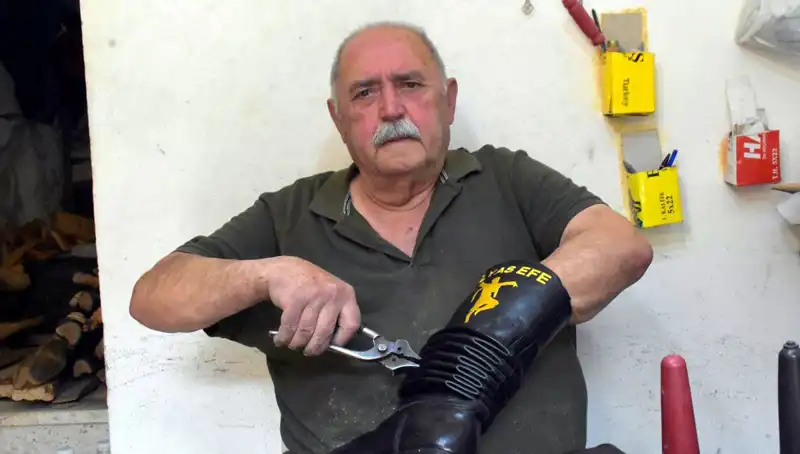 Tireli Hasan Usta: 64 Yıldır Sanatına Aşkıyla Bağlı