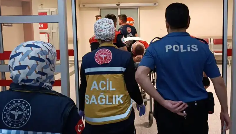 Polisin Kaza Yaptığı Olayda İki Kişi Yaralandı