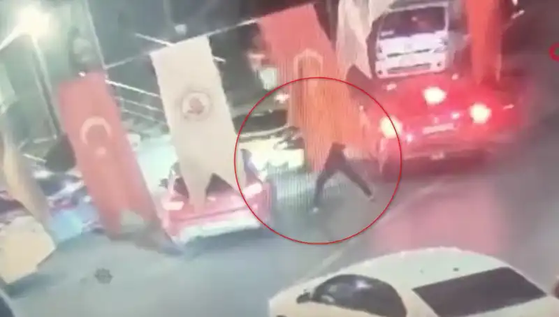 Genç Adam Otomobilinde Kurşun Yağmuruna Tutuldu: Olayın Perde Arkası