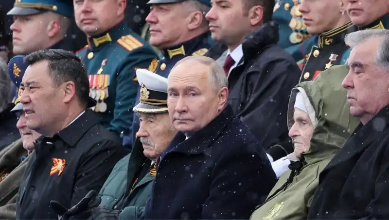 Rus Ordusu Genişliyor: Putin'den Tarihi Askeri Büyüme Çağrısı