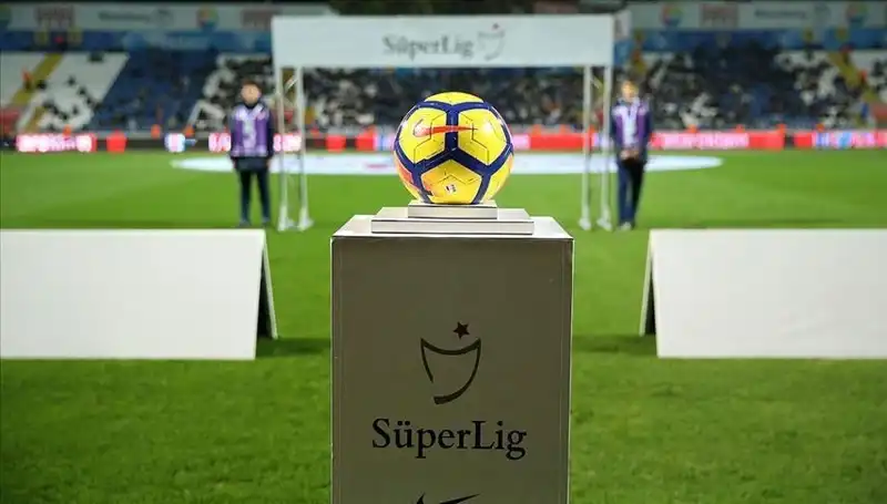 Süper Lig'de Pazar Ateşi: Heyecan Dolu Karşılaşmalar Bekleniyor
