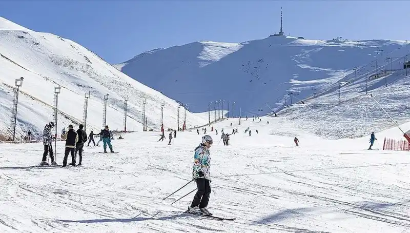 Palandöken Dağlarında Kış Mucizesi: Rekor Kar Kalınlığı!