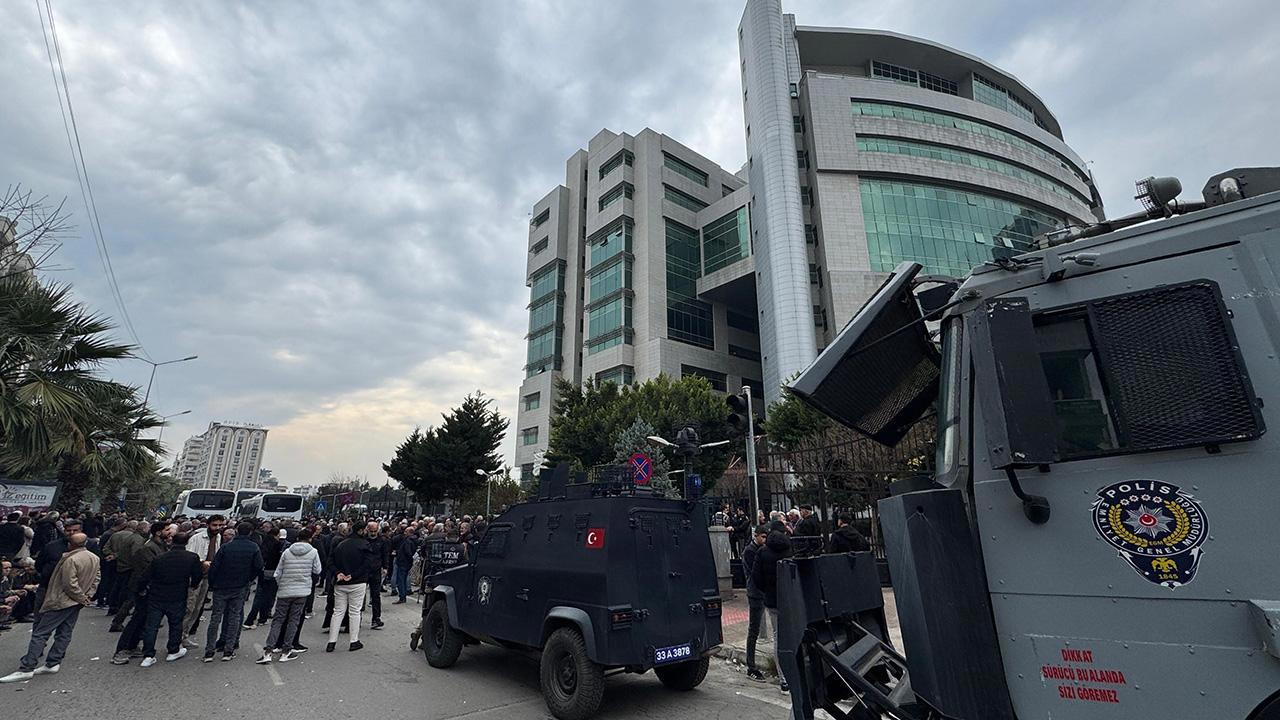 Akdeniz Belediye Başkanı Sarıyıldız'ın yerine görevlendirme yapıldı