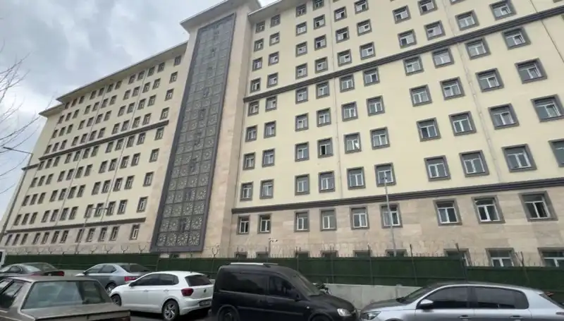 Kız Öğrenci Yurdunda Şok Edici Olay: Takip Eden Biri Yurt İçinde Arama Yaptı!