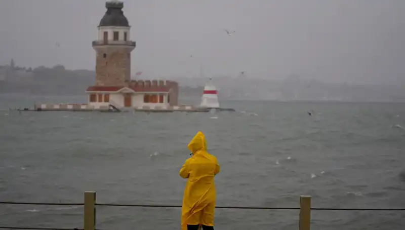 İstanbul'da Bahar Havası Sona Eriyor: Kışı Karşılamaya Hazır Olun!