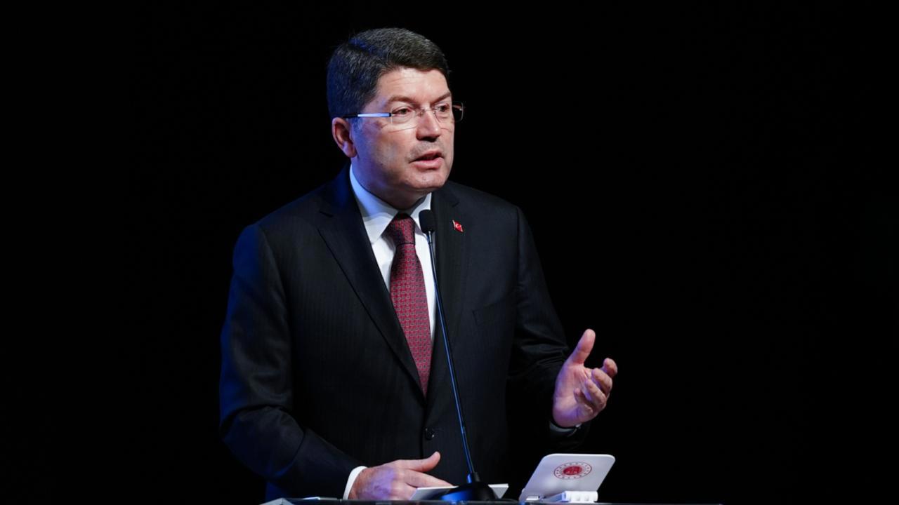 Bakan Tunç, Yangınla İlgili Adli Soruşturma Başlatıldığını Açıkladı