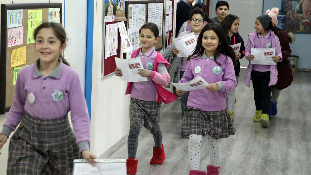Yarıyıl Tatili Başlıyor! Karneler Bugün Dağıtılacak.