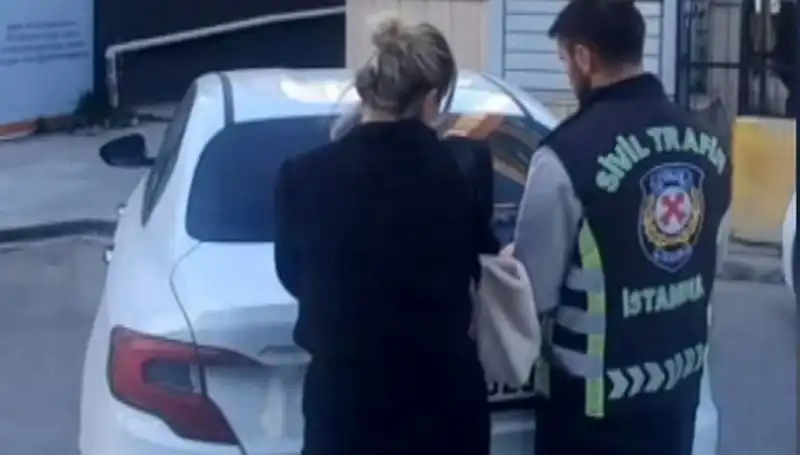 Kadıköy’de Drift Atan Kadın Sürücüye 48 Bin Lira Ceza!