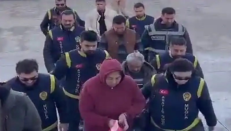 7 Yıl Sonra Ortaya Çıkan Korkunç Gerçek: Bebek, Çikolata Poşeti ve Dehşet Veren Hikaye