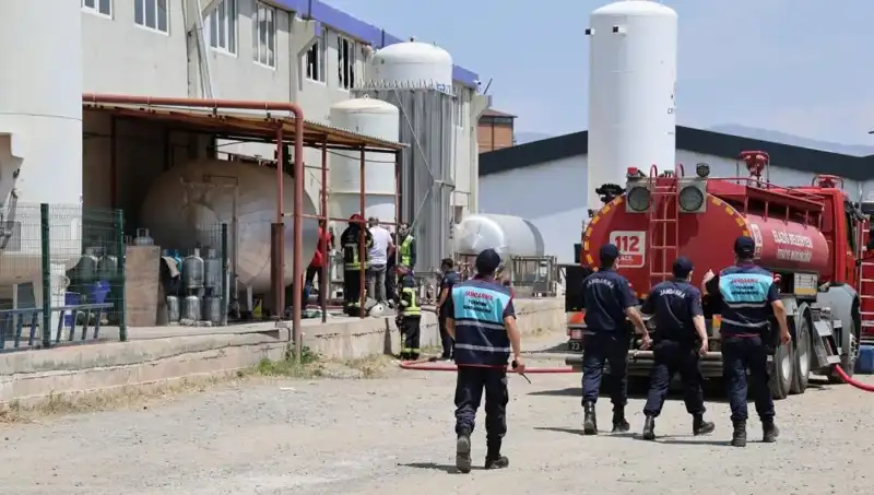 Elazığ'da Gaz Dolum Tesisinde Şok Patlama: Can ve Mal Kaybı!