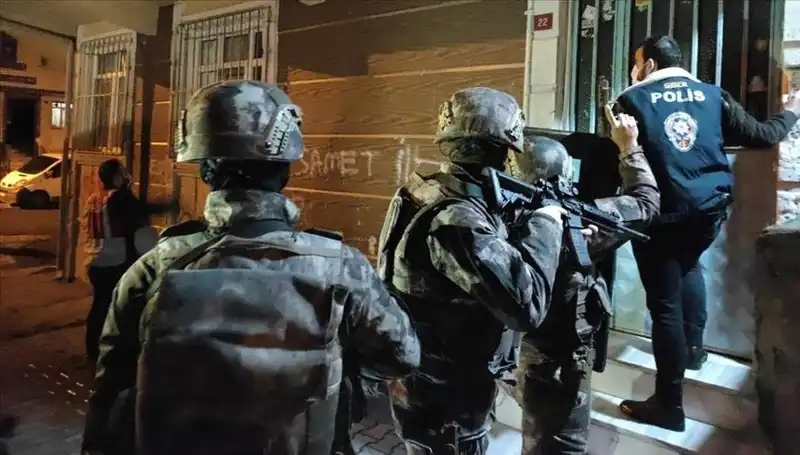 Adana'da Yoldaşlar Suç Örgütüne Yönelik Operasyon: 41 Gözaltı ile Çeteye Darbe