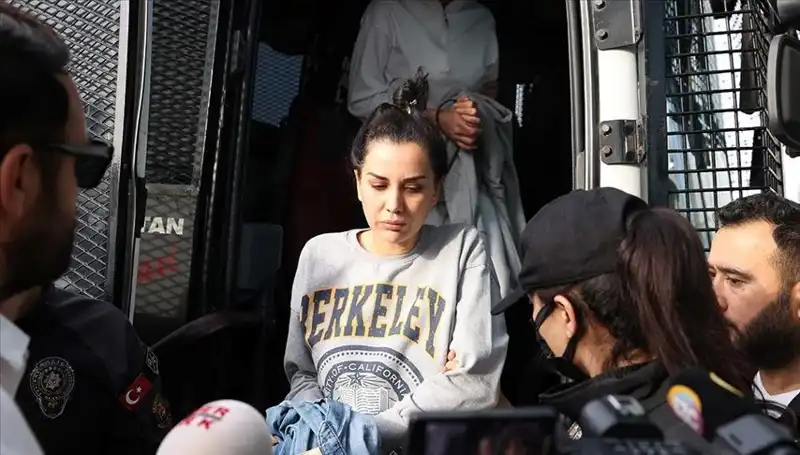 Dilan Polat'ın Instagram Hesabı Neden Erişilemez Hale Geldi?