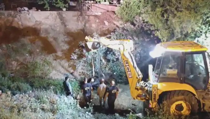 Hatay'da İnek İçin Gerçekleştirilen Kurtarma Operasyonu Gözleri Doldurdu