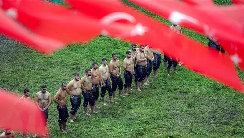 Tarihi Kırkpınar Yağlı Güreşleri Başlıyor: 40 Başpehlivan, 826 Sporcu Yarışacak!