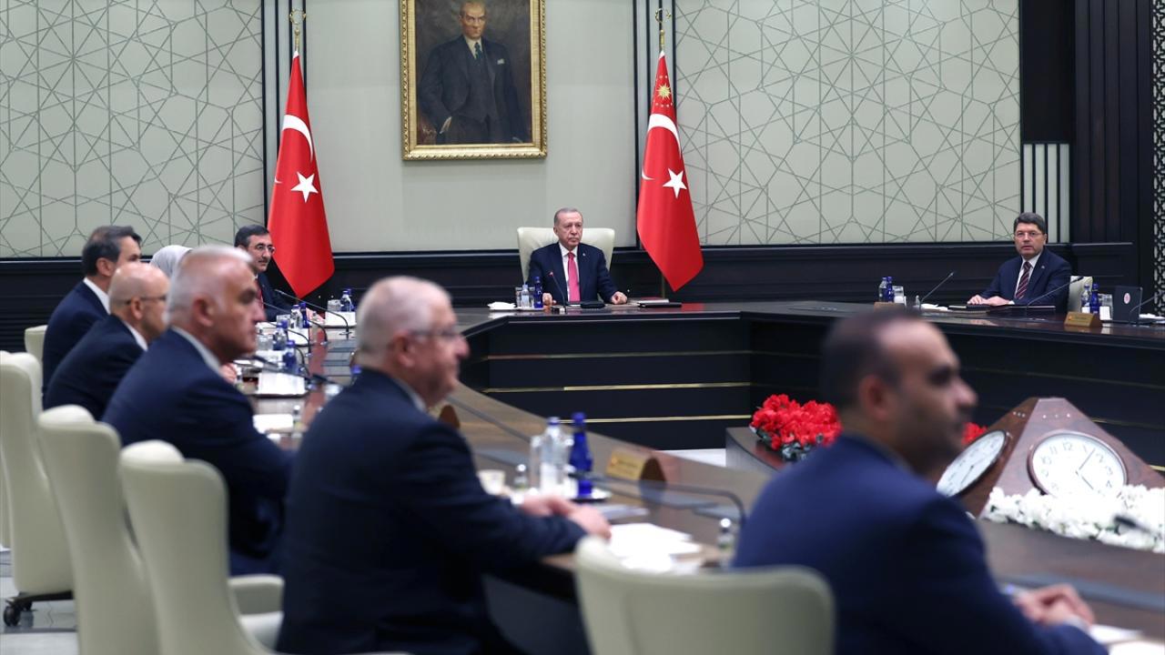 Kabine Suriye Krizi ve Asgari Ücret Gündemiyle Toplandı