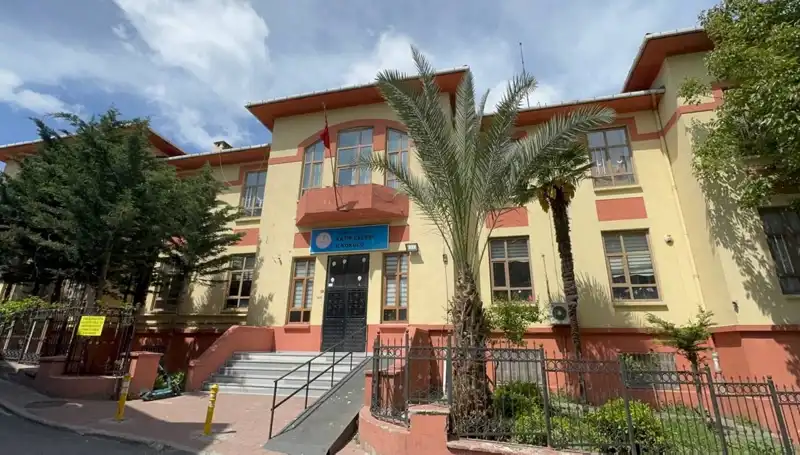 Depremde Hasar Gören 4 Okul, Riskli Olmaları Nedeniyle Boşaltıldı