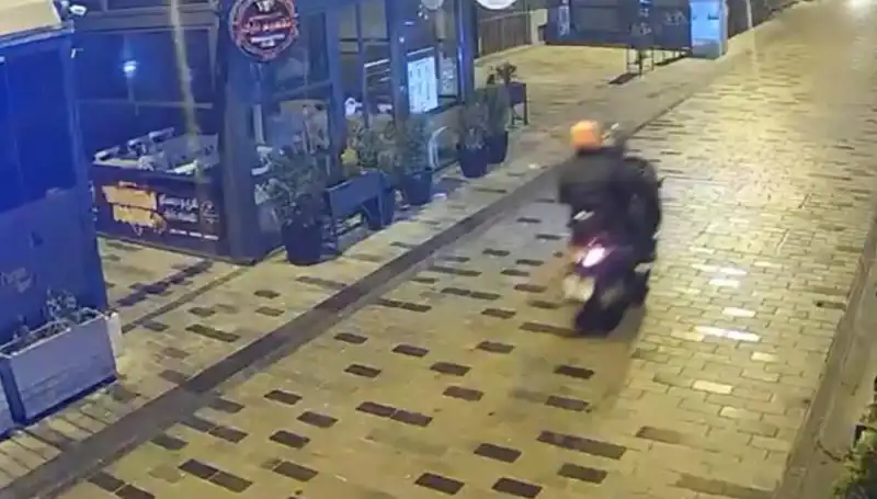 Gece Kulübünde Haraç Saldırısı: Gözler Korkunç Anlara Tanıklık Etti
