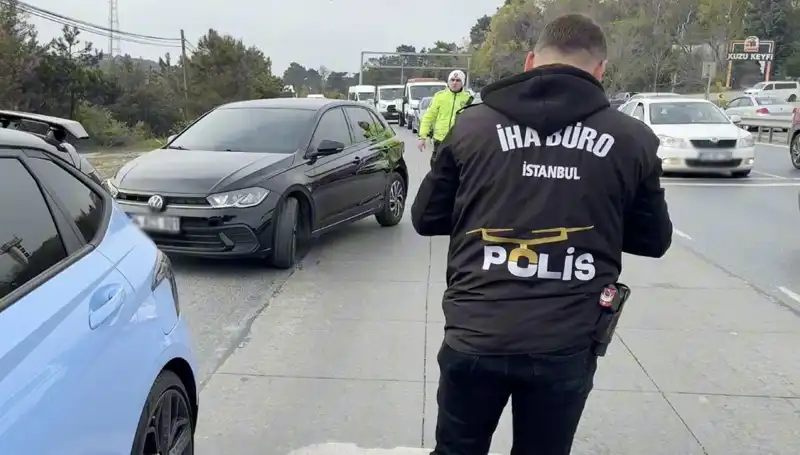 Emniyet Şeridini İhlal Eden Sürücü, Şok Edici Bir Olayla Karşılaştı
