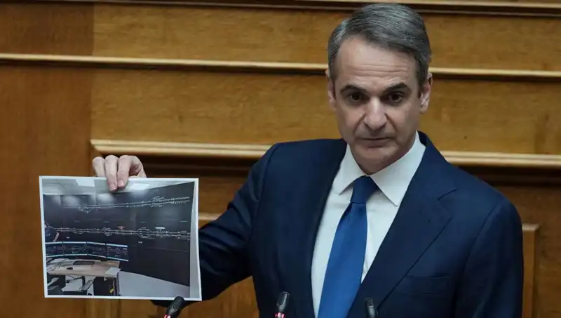 Yunanistan'da Yeni Dönem: Miçotakis Protestolara Neden Dayanamadı?