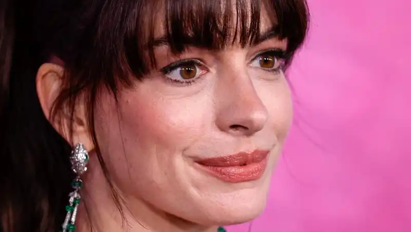 Hollywood’un Gizemli Estetik İhtiyacı: Ölü Deri Enjeksiyonu Neden Popülerleşiyor?