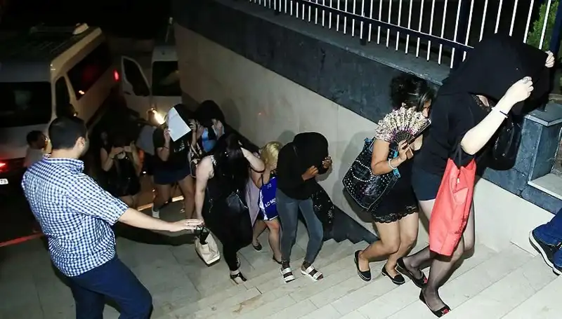 Düzce’de Fuhuş Operasyonunda 5 Zanlı Yakalandı, Detaylar Şaşırtıcı!