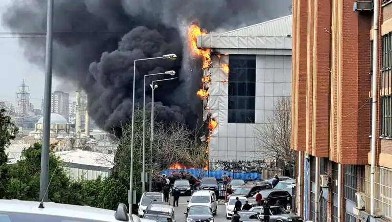 Başakşehir Sanayi Sitesinde Korkutan Yangın: Olayın Ayrıntıları ve Son Gelişmeler