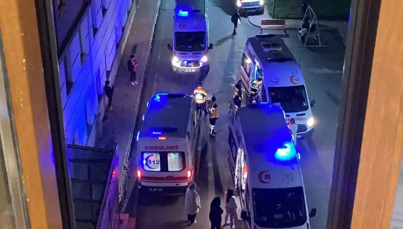 Gece Yarısı Yemeği Kabusa Dönüştü: 53 Öğrenci Hastanede