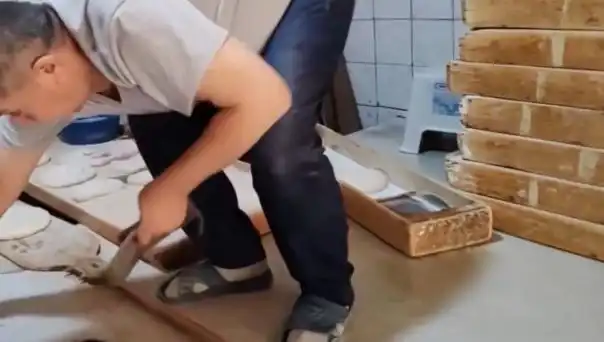 Fırıncıya 105 Bin TL Ceza: Pide Tezgahında Terlik Krizi!