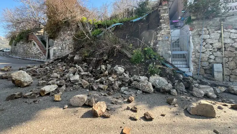 İstinat Duvarı Çöktü: Sıra Dışı Olay Şehirde Şok Etkisi Yaratıyor