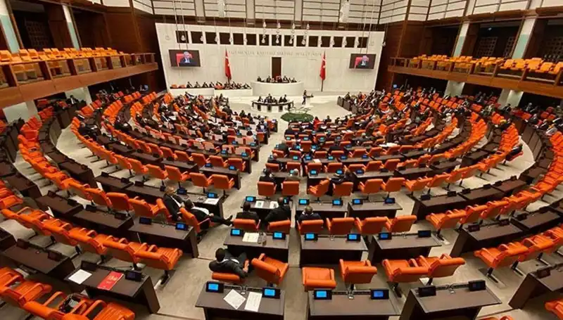 Emekli İkramiyeleri Artıyor: TBMM'den Tarihi Karar Geldi