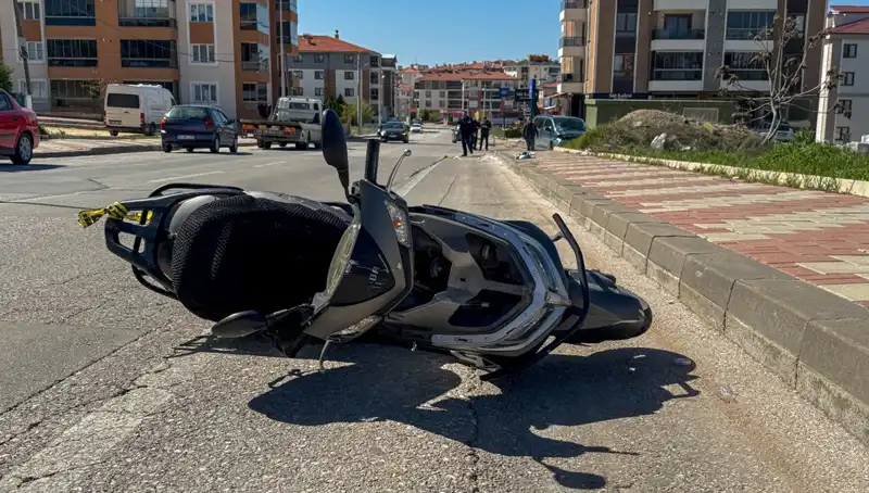 Uşak'ta Feci Kaza: Hafif Ticari Araç ve Motosiklet Çarpıştı, Bir Kişi Hayatını Kaybetti